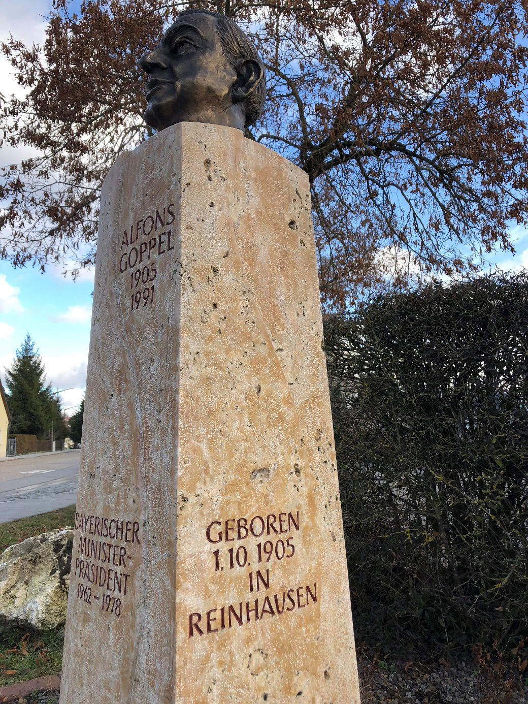 Alfons Goppel Gedächtnisstatue